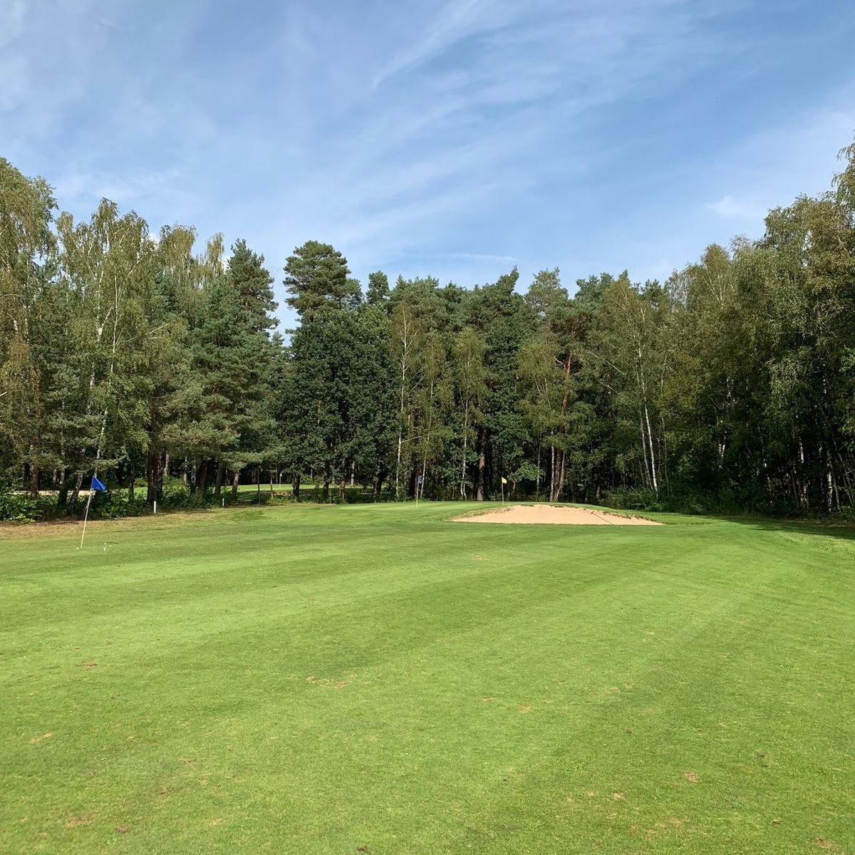 Chipping Area mit Übungsgrün und Bunker